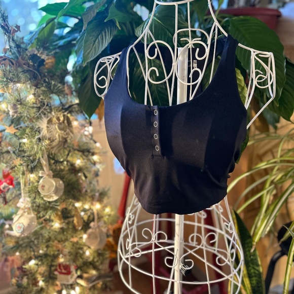 Offline by aerie black cropped tank - Picture 1 of 3